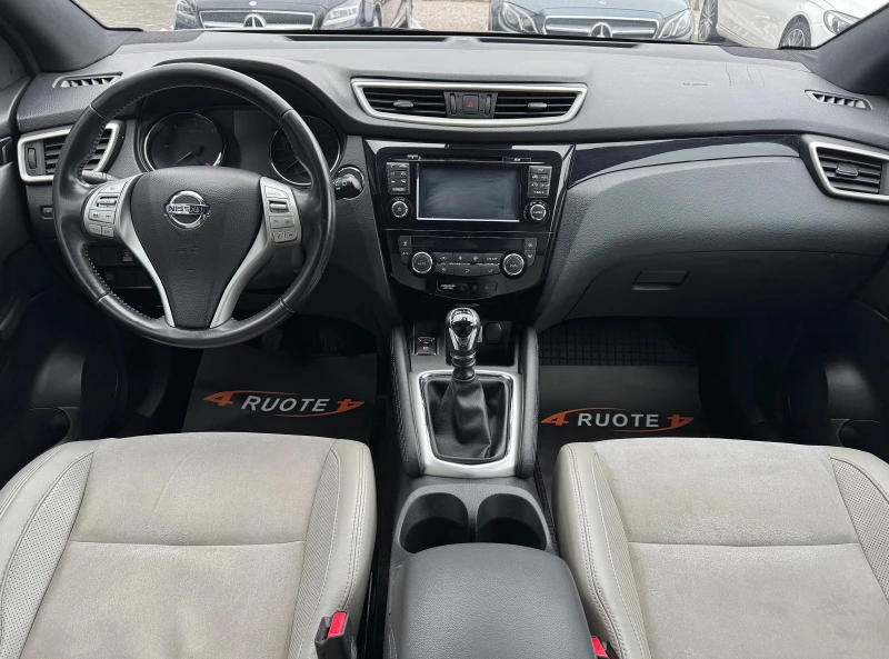 Nissan Qashqai 1.6DCi Premier Limited Edition , снимка 9 - Автомобили и джипове - 49125882