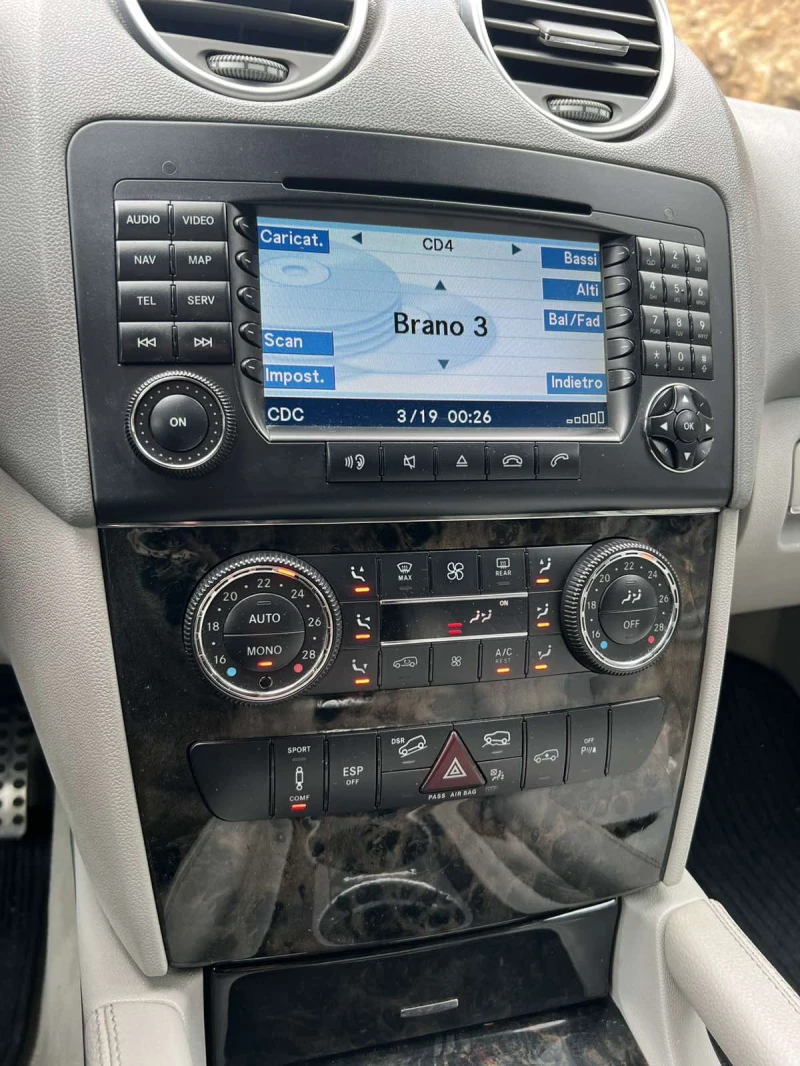 Mercedes-Benz ML 320, снимка 12 - Автомобили и джипове - 52699940