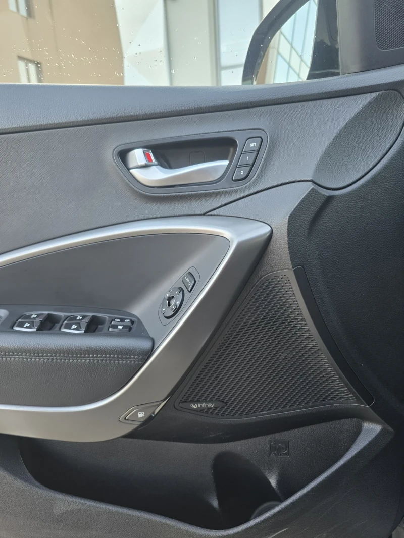 Hyundai Santa fe 2.2CRDI 4WD.Facelift.7места.Keyless.Обдухване., снимка 13 - Автомобили и джипове - 52917144