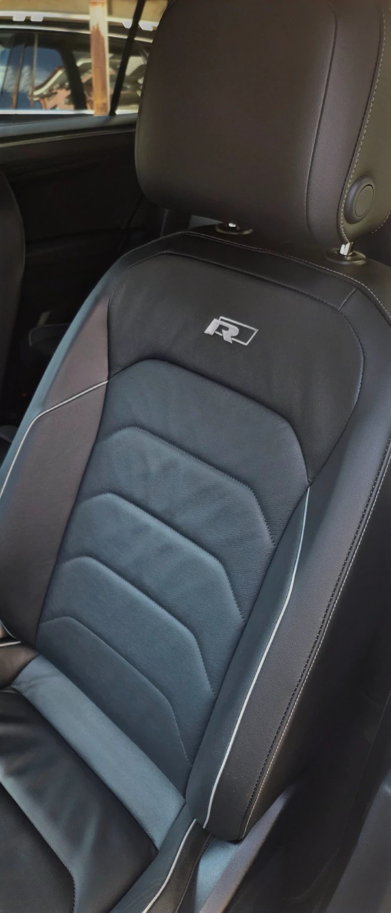 VW Tiguan R-LINE, снимка 15 - Автомобили и джипове - 55286938