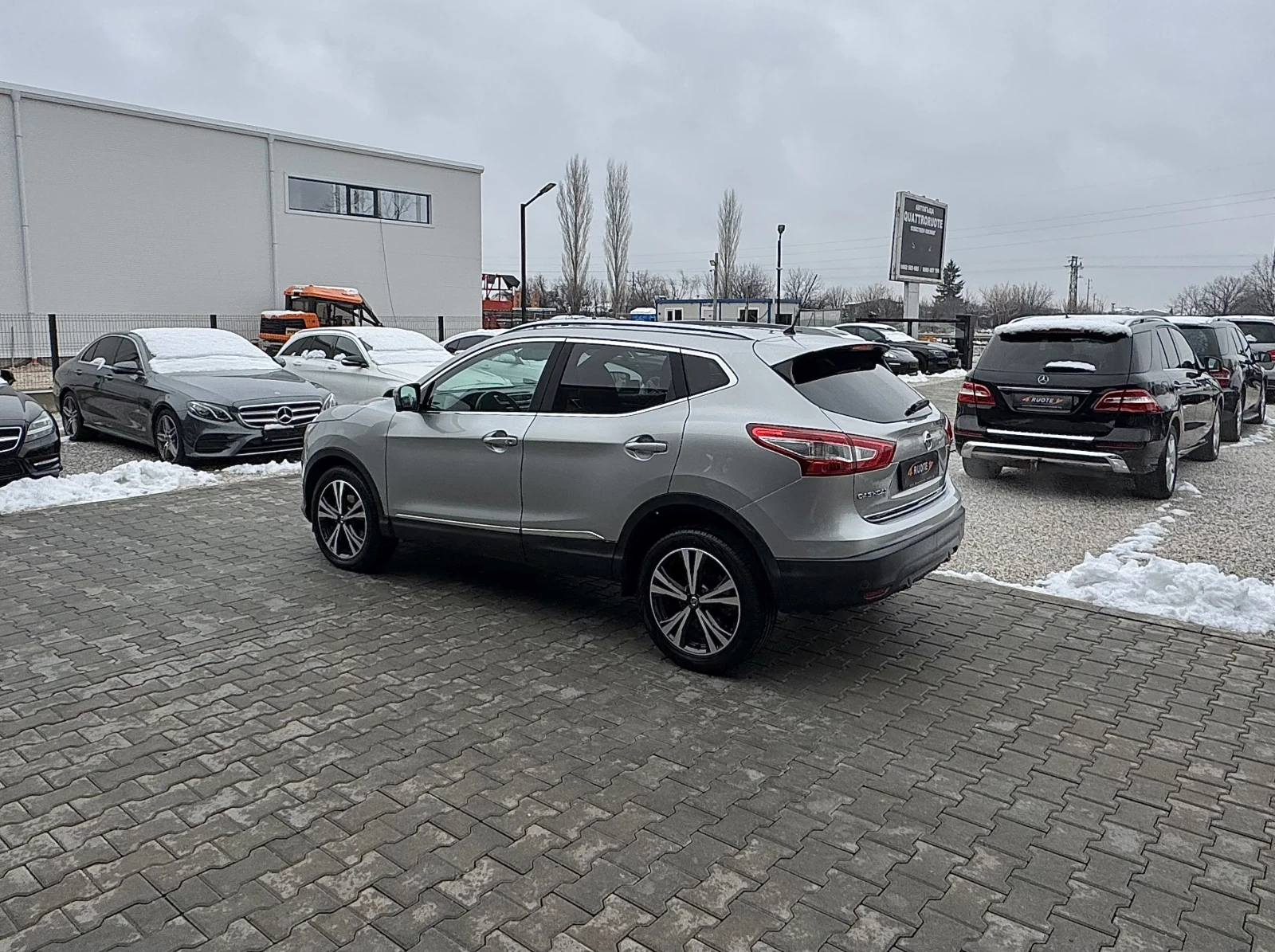 Nissan Qashqai 1.6DCi Premier Limited Edition  - изображение 6