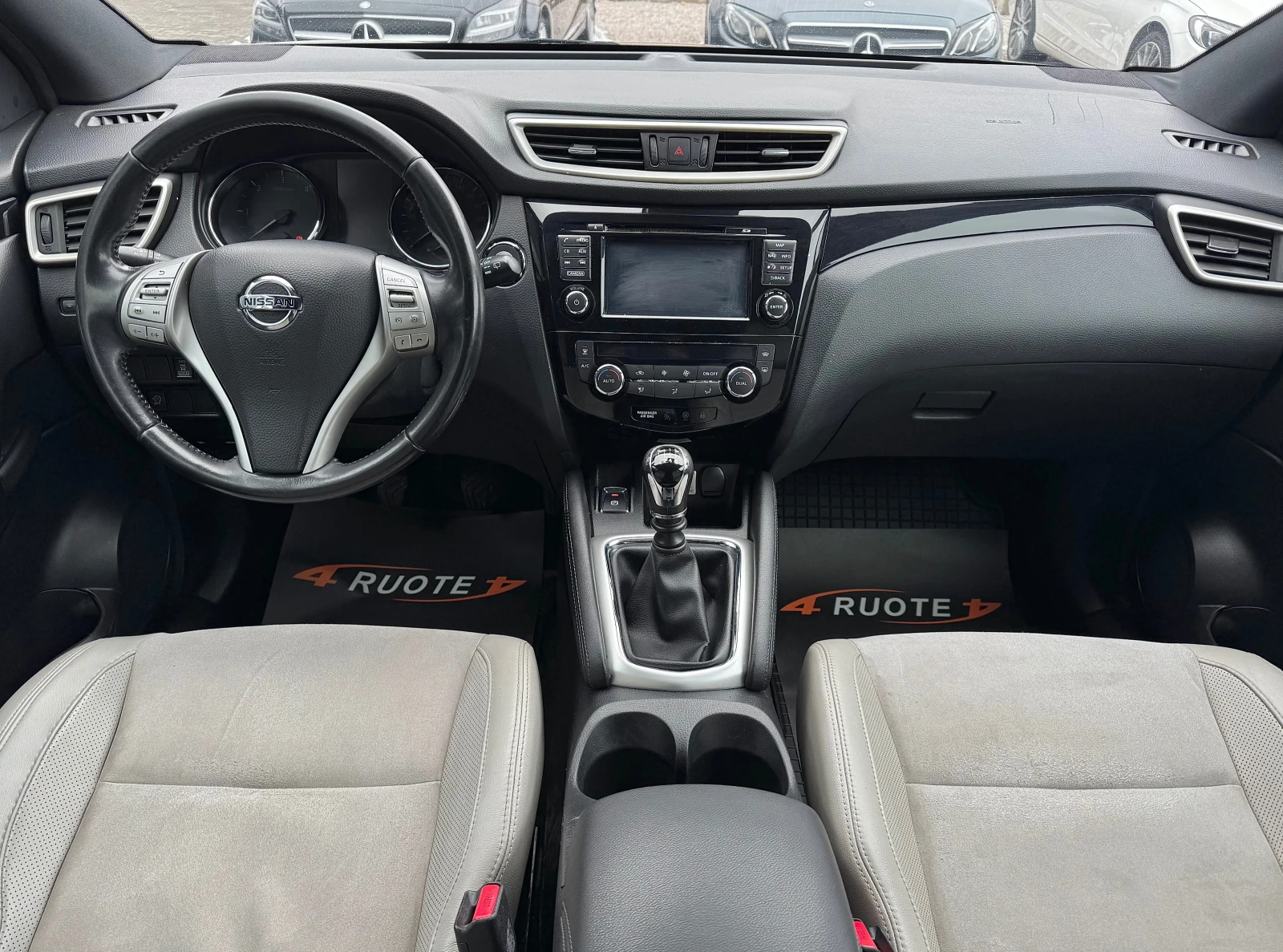 Nissan Qashqai 1.6DCi Premier Limited Edition  - изображение 9