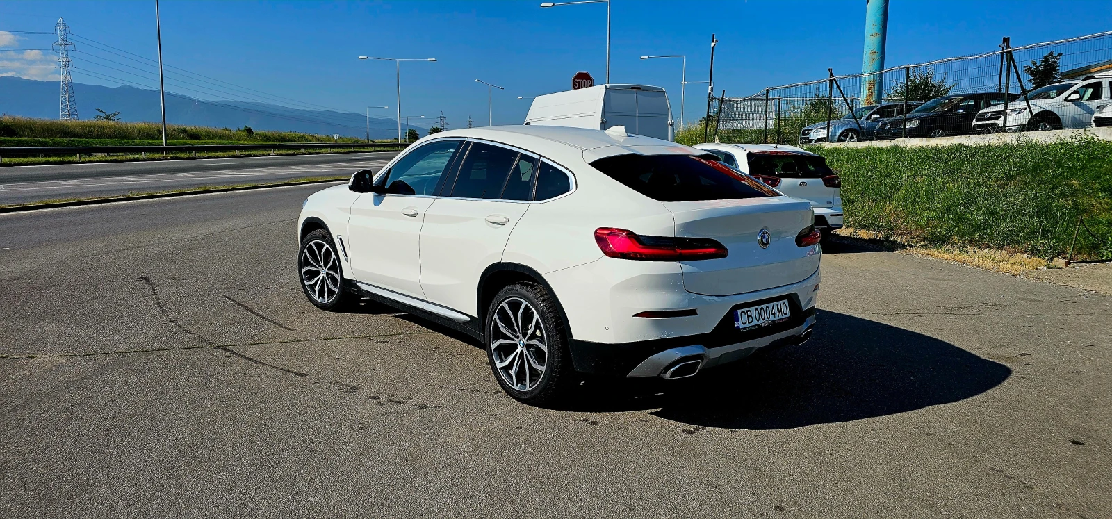 BMW X4  2.0  HYBRID  - изображение 2