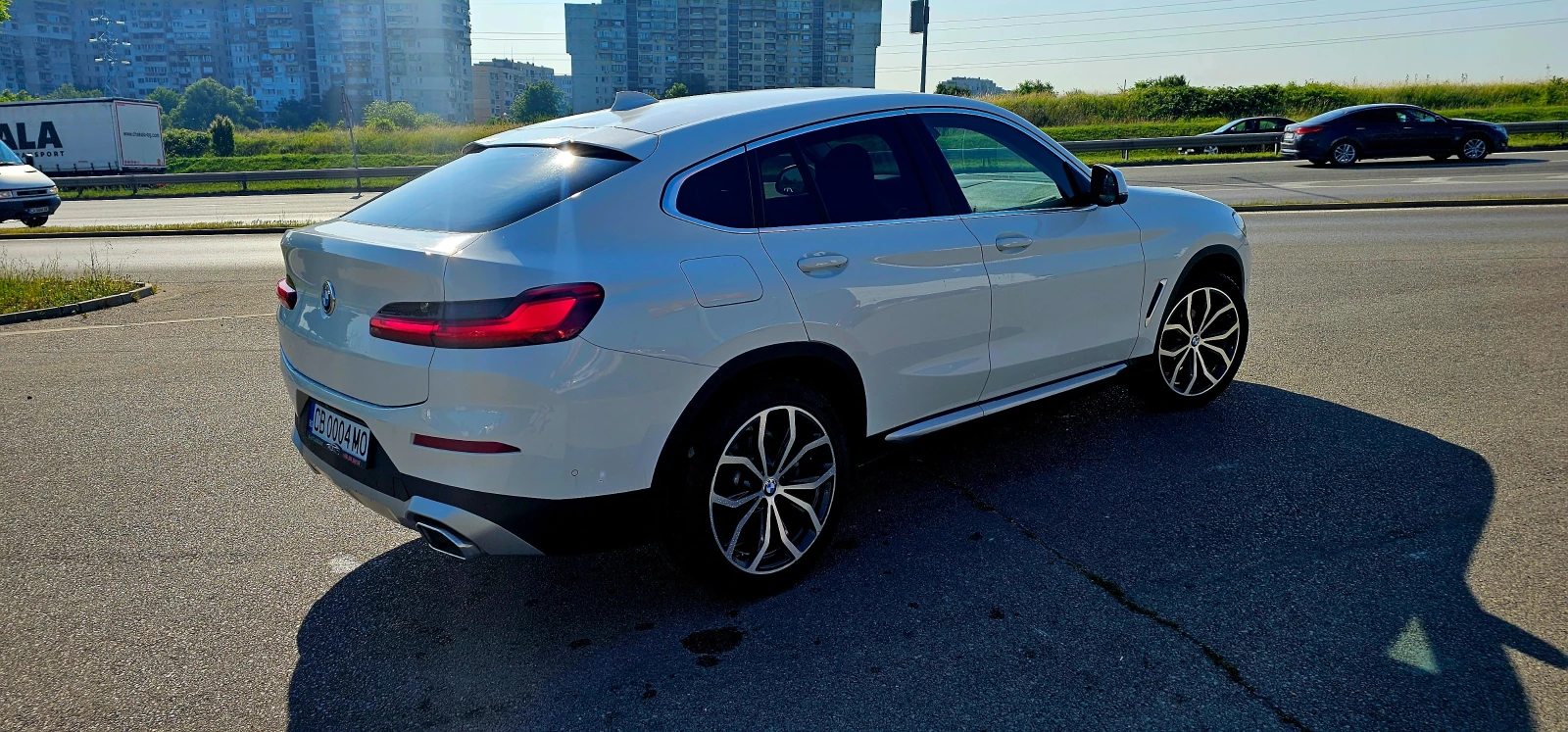 BMW X4  2.0  HYBRID  - изображение 4