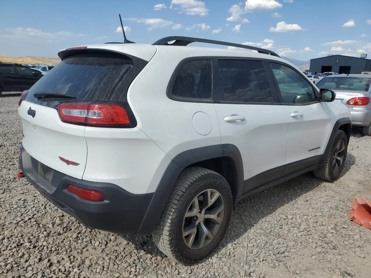 Jeep Cherokee Trailhawk - изображение 4