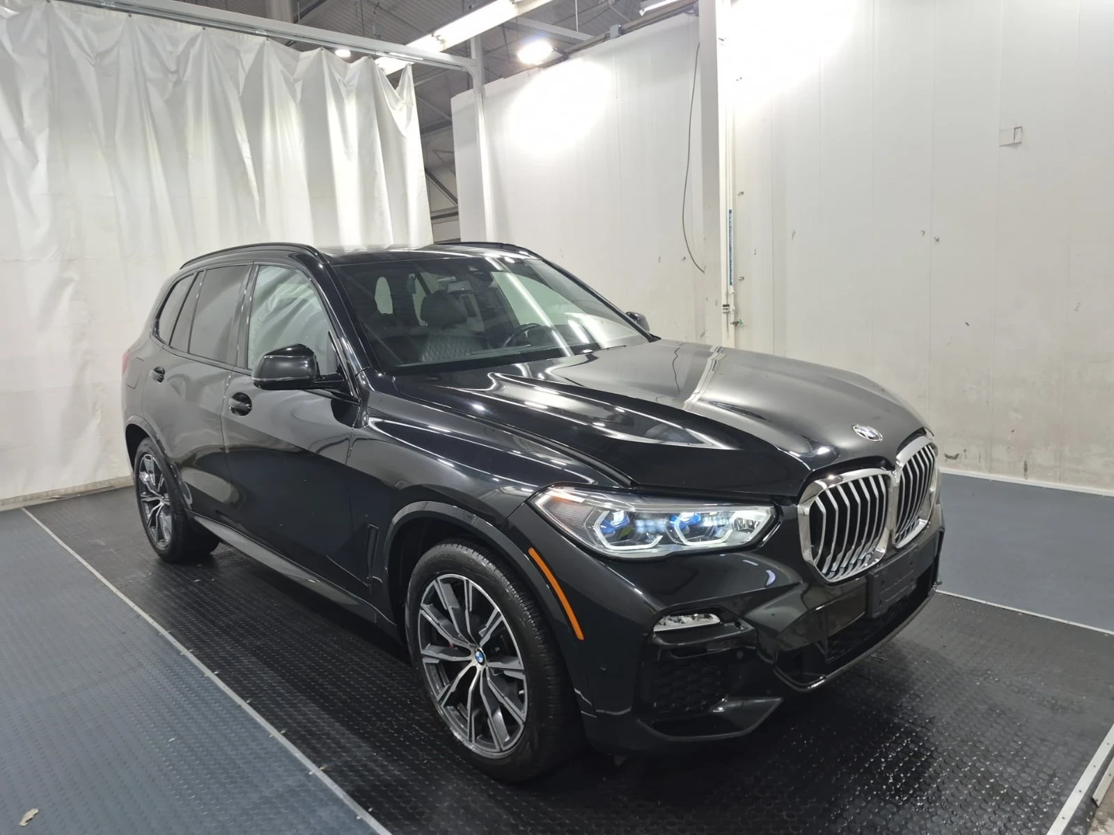 BMW X5 xDrive 40i - изображение 2