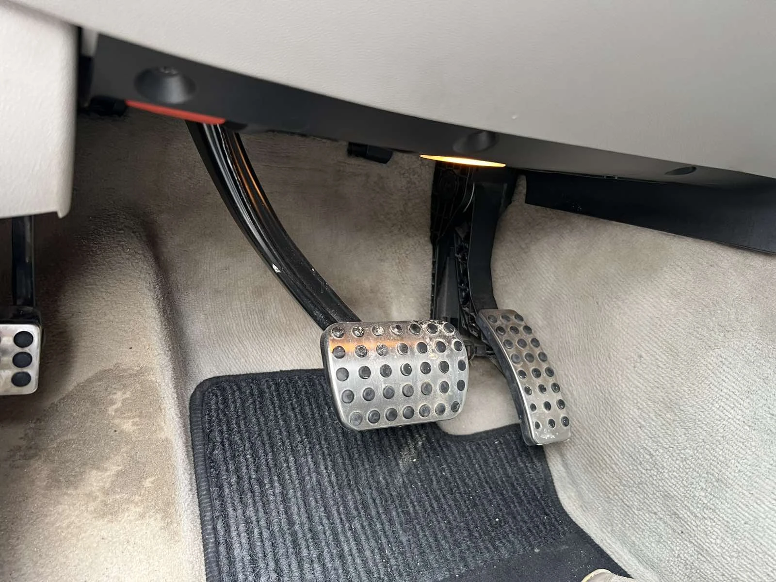 Mercedes-Benz ML 320  - изображение 8