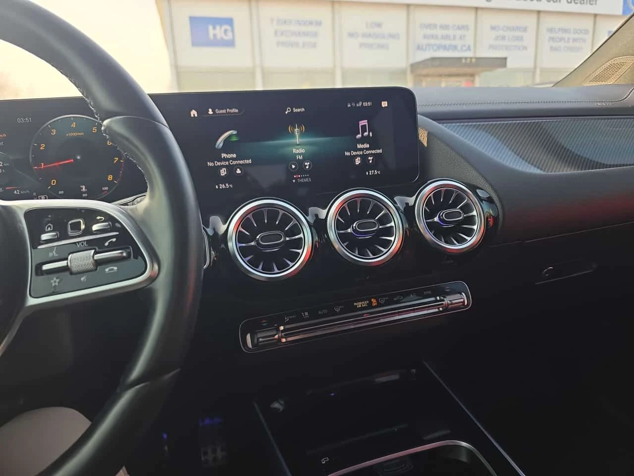 Mercedes-Benz GLA 250 * CARFAX * ДИСТРОНИК * 360 * AMBIENT - изображение 9