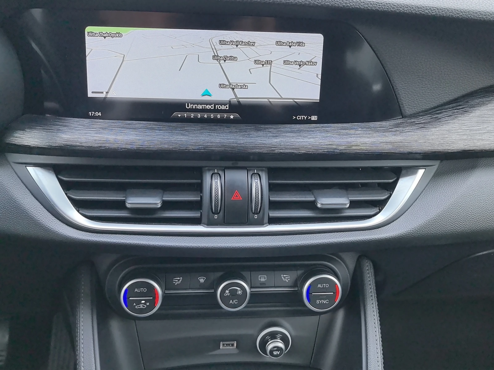 Alfa Romeo Stelvio 2.2 Diesel 210 hp AT8 Q4, снимка 12 - Автомобили и джипове - 53888587