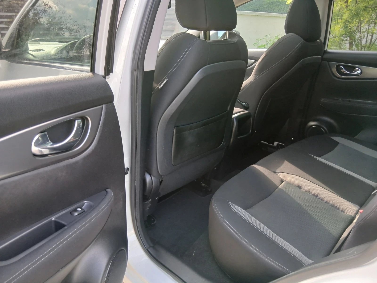 Nissan Qashqai N-Connecta, снимка 13 - Автомобили и джипове - 54087239