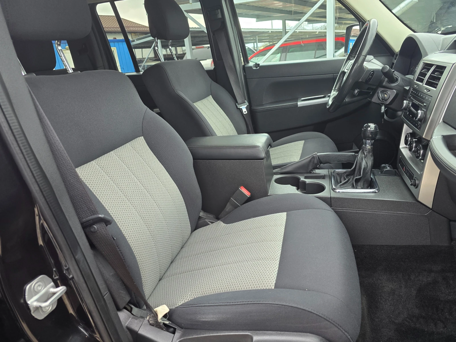 Jeep Cherokee 2, 8 CRDI НОВ ВНОС !! РЕАЛНИ 110000 км. !!, снимка 10 - Автомобили и джипове - 54171246