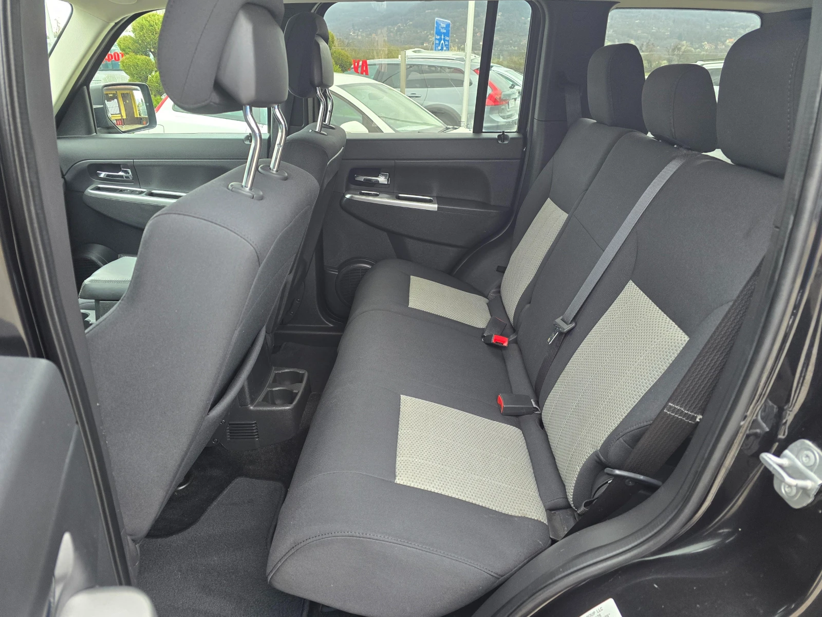 Jeep Cherokee 2, 8 CRDI НОВ ВНОС !! РЕАЛНИ 110000 км. !!, снимка 14 - Автомобили и джипове - 54171246