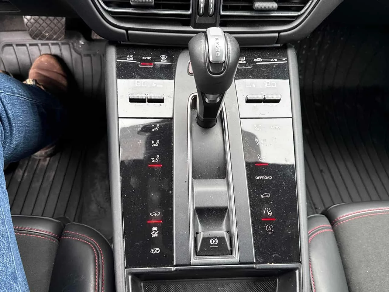 Porsche Macan * GTS * 2 КЛЮЧА * ЛИЦЕНЗИРАН ДИЛЪР, снимка 15 - Автомобили и джипове - 54217591