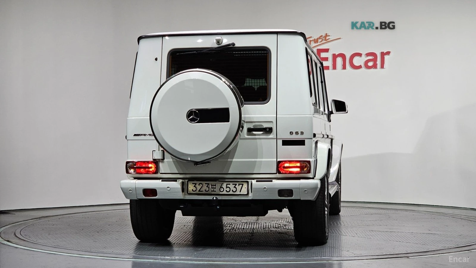 Mercedes-Benz G 63 AMG* МОНИТОРИ* КОЖА* ПАНО* НАВИ, снимка 4 - Автомобили и джипове - 54998082