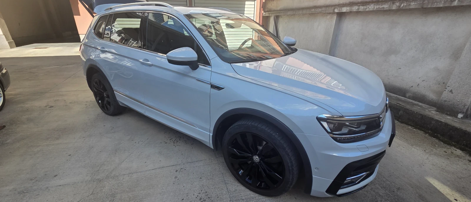 VW Tiguan R-LINE, снимка 6 - Автомобили и джипове - 55286938