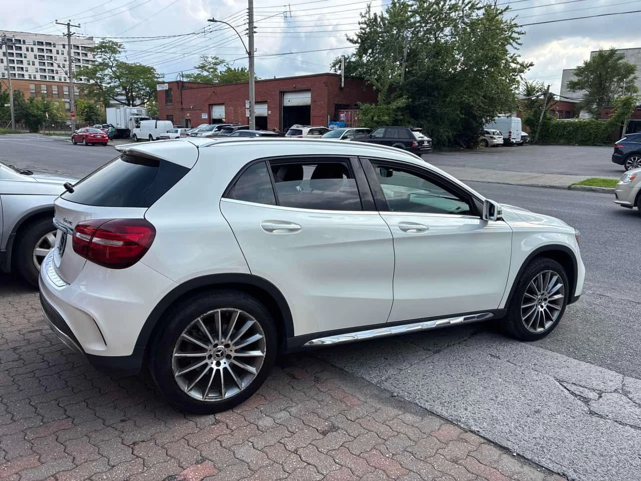Mercedes-Benz GLA * 250 * АВТОКРЕДИТ БЕЗ ПЪРВОНАЧАЛНА ВНОСКА* , снимка 3 - Автомобили и джипове - 55507949