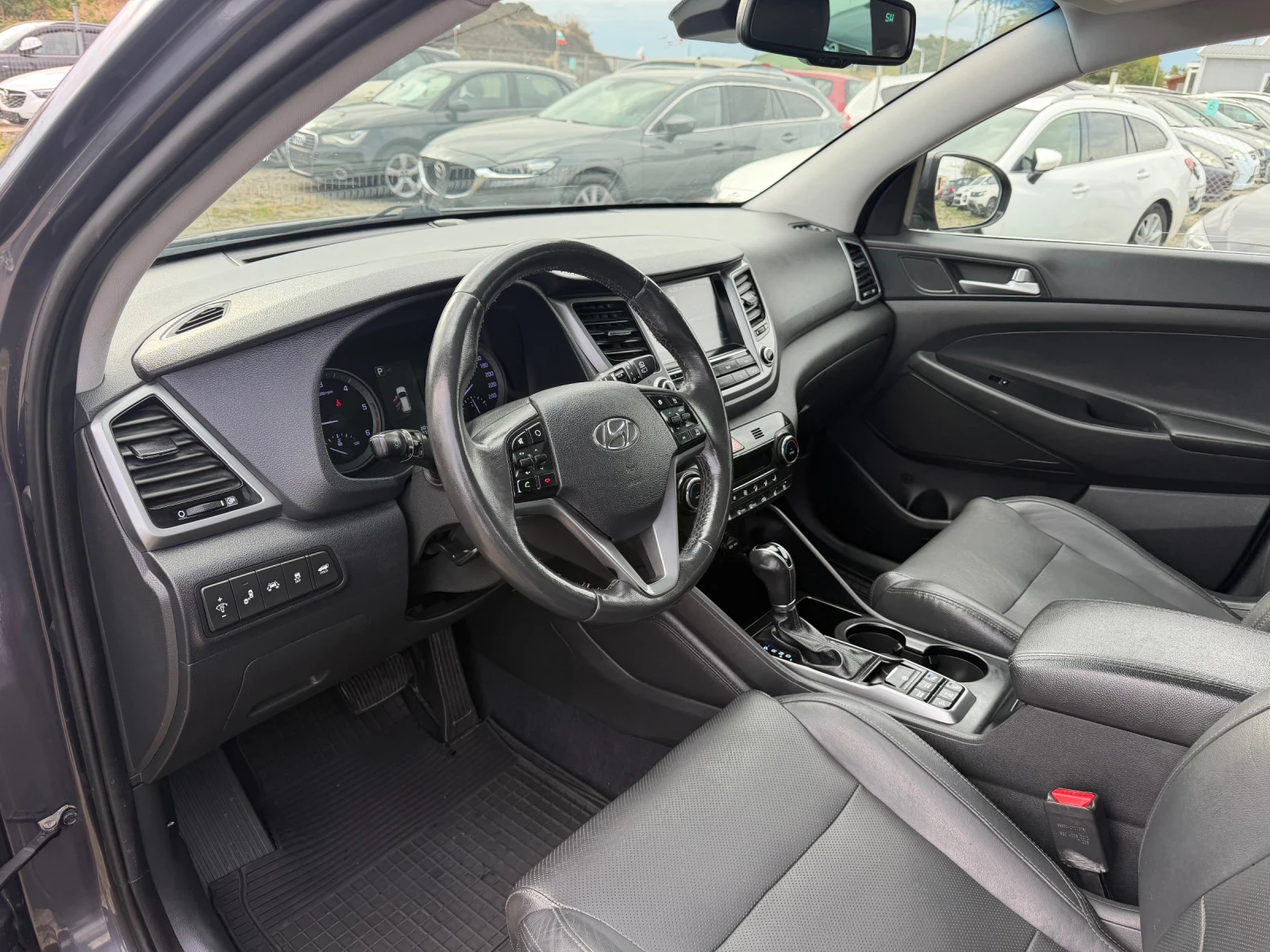 Hyundai Tucson 2.0 ШВЕЙЦАРИЯ 4х4 VERTEX, снимка 12 - Автомобили и джипове - 56330607