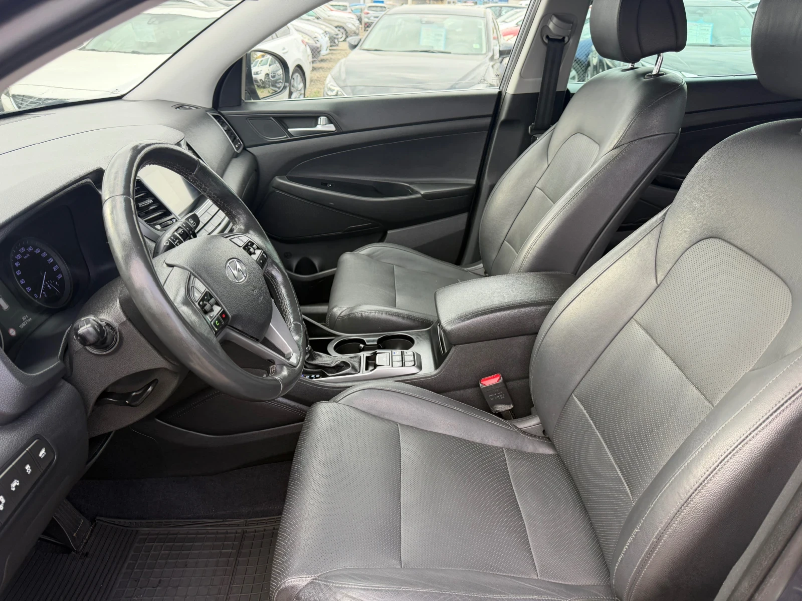 Hyundai Tucson 2.0 ШВЕЙЦАРИЯ 4х4 VERTEX, снимка 11 - Автомобили и джипове - 56330607
