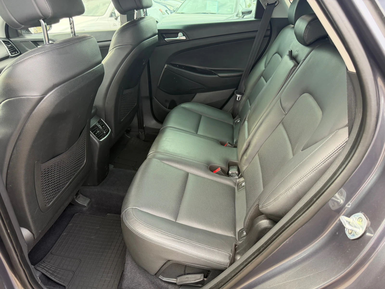 Hyundai Tucson 2.0 ШВЕЙЦАРИЯ 4х4 VERTEX, снимка 10 - Автомобили и джипове - 56330607