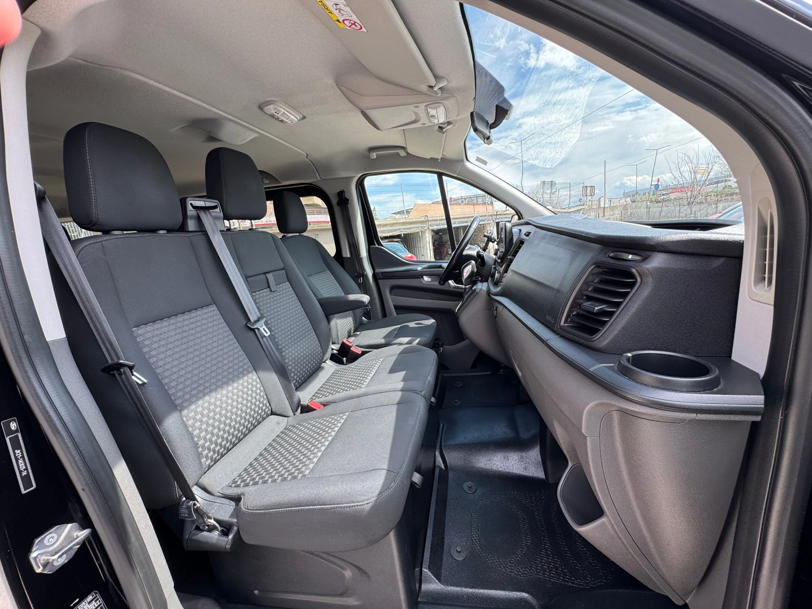 Ford Transit Custom АВТОМАТ-ОБСЛУЖЕН, снимка 9 - Бусове и автобуси - 52876325