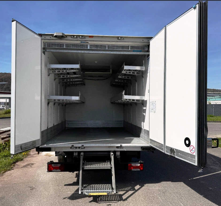 Iveco Daily HI-MATIC* ХЛАДИЛЕН-29* 4.40м* КЛИМА* до 3.5т, снимка 10 - Бусове и автобуси - 54169771