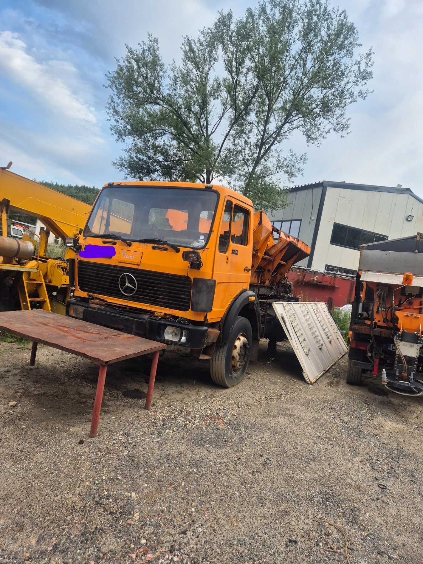 Mercedes-Benz 1217