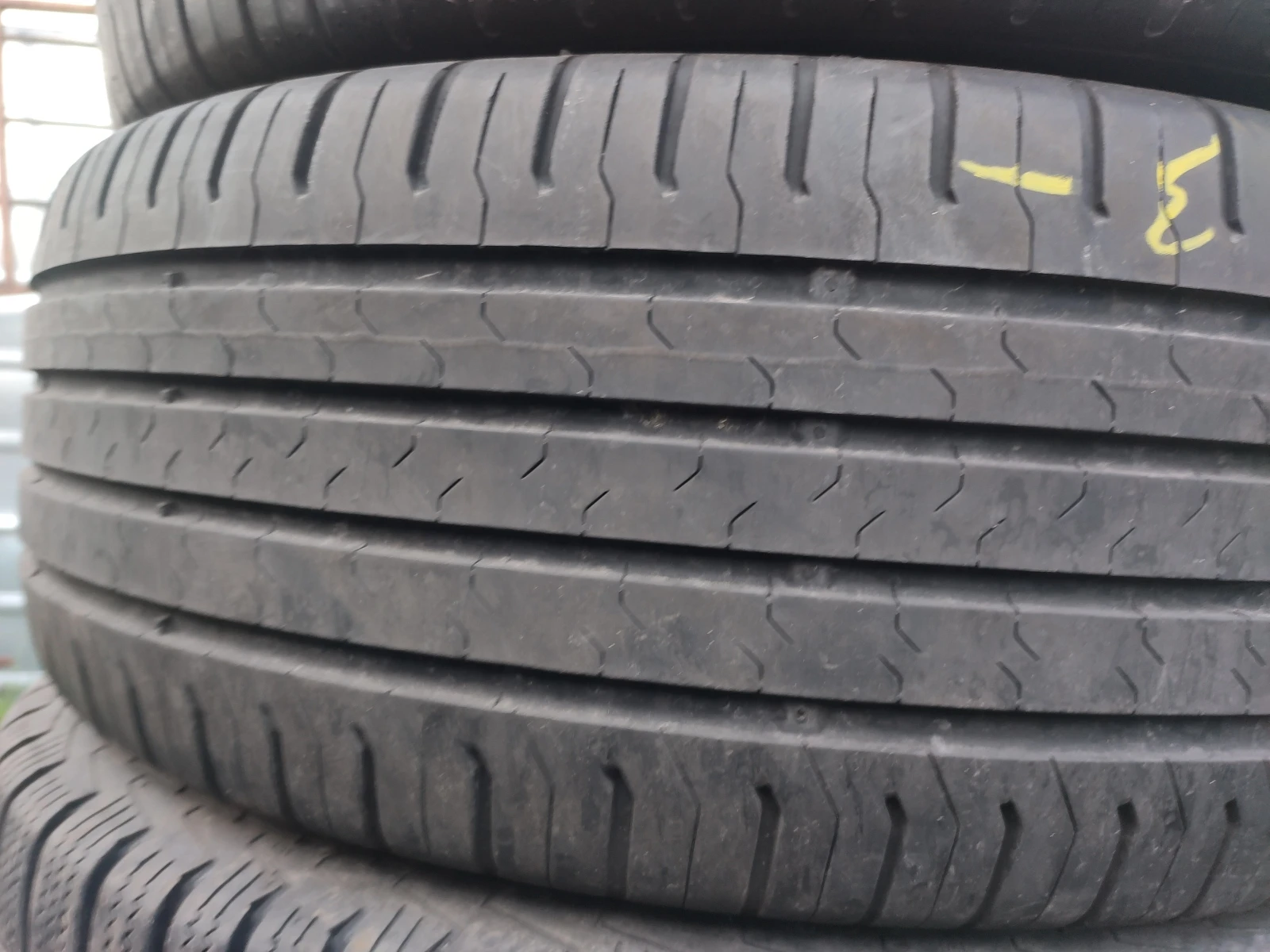 Гуми Летни 215/55R17, снимка 5 - Гуми и джанти - 55581475