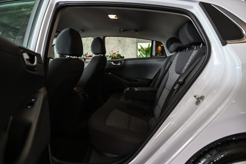 Hyundai Ioniq Preferred 28kWh, снимка 17 - Автомобили и джипове - 44970546
