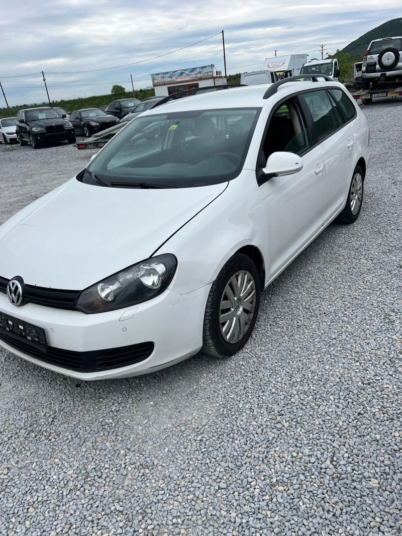 VW Golf 1.6 TDI, снимка 2 - Автомобили и джипове - 47325930