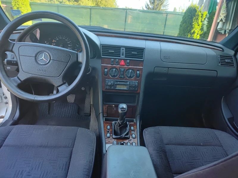 Mercedes-Benz C 220 Elegance, снимка 11 - Автомобили и джипове - 49347278