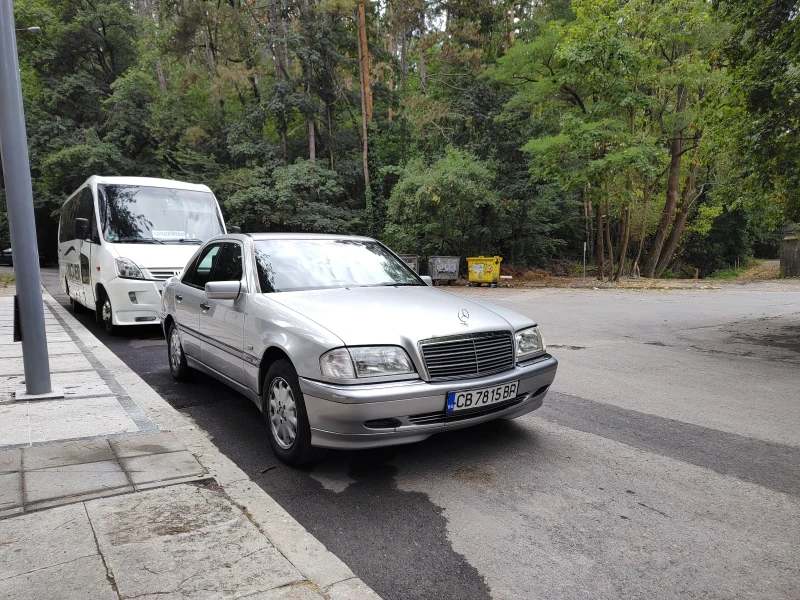 Mercedes-Benz C 220 Elegance, снимка 4 - Автомобили и джипове - 49347278