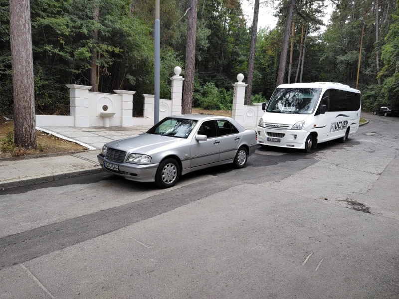 Mercedes-Benz C 220 Elegance, снимка 2 - Автомобили и джипове - 49347278