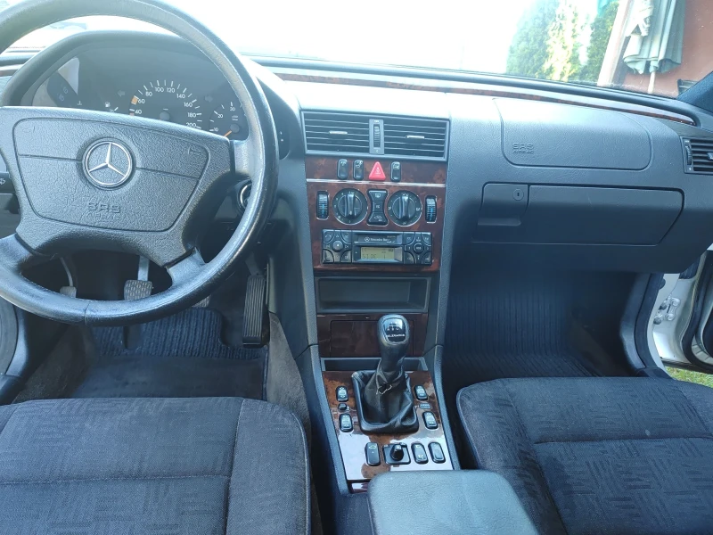 Mercedes-Benz C 220 Elegance, снимка 14 - Автомобили и джипове - 49347278