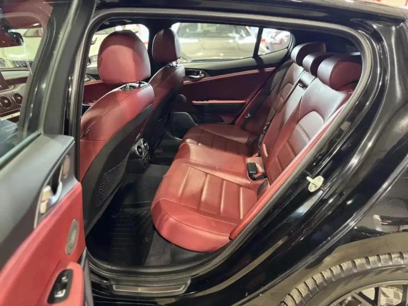 Kia Stinger HeadUp* Обдух* Distronic* GT 3.3i AWD* 360, снимка 9 - Автомобили и джипове - 52317678