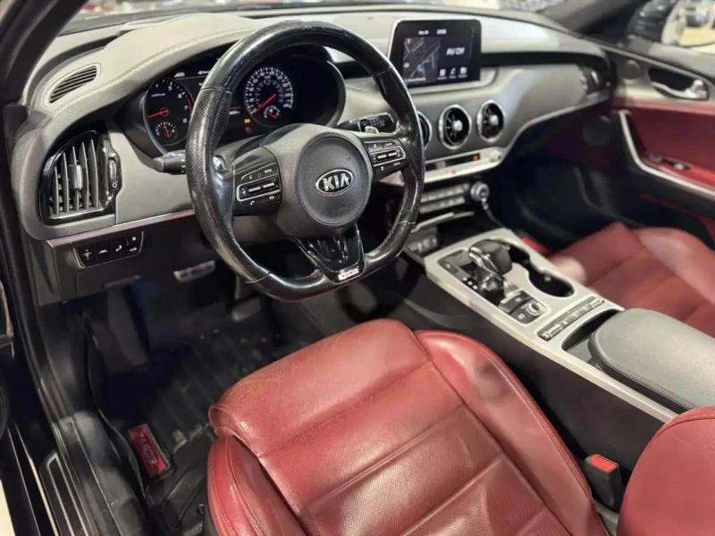 Kia Stinger HeadUp* Обдух* Distronic* GT 3.3i AWD* 360, снимка 6 - Автомобили и джипове - 52317678