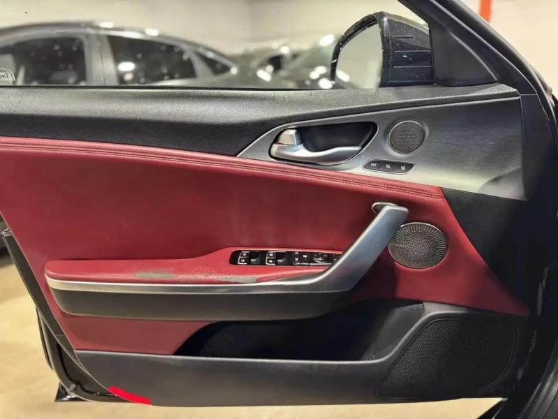 Kia Stinger HeadUp* Обдух* Distronic* GT 3.3i AWD* 360, снимка 11 - Автомобили и джипове - 52317678