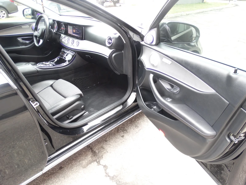 Mercedes-Benz E 220 E220-4 MATIC, снимка 13 - Автомобили и джипове - 53394922