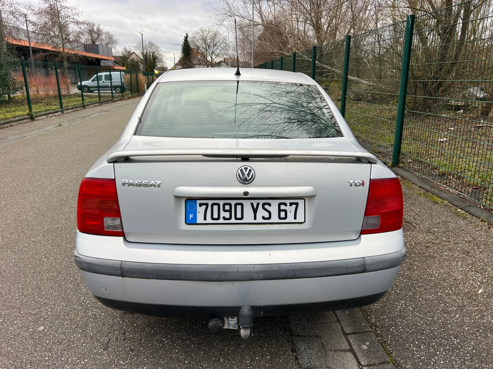 VW Passat 1.9 TDI CLIMA - изображение 4