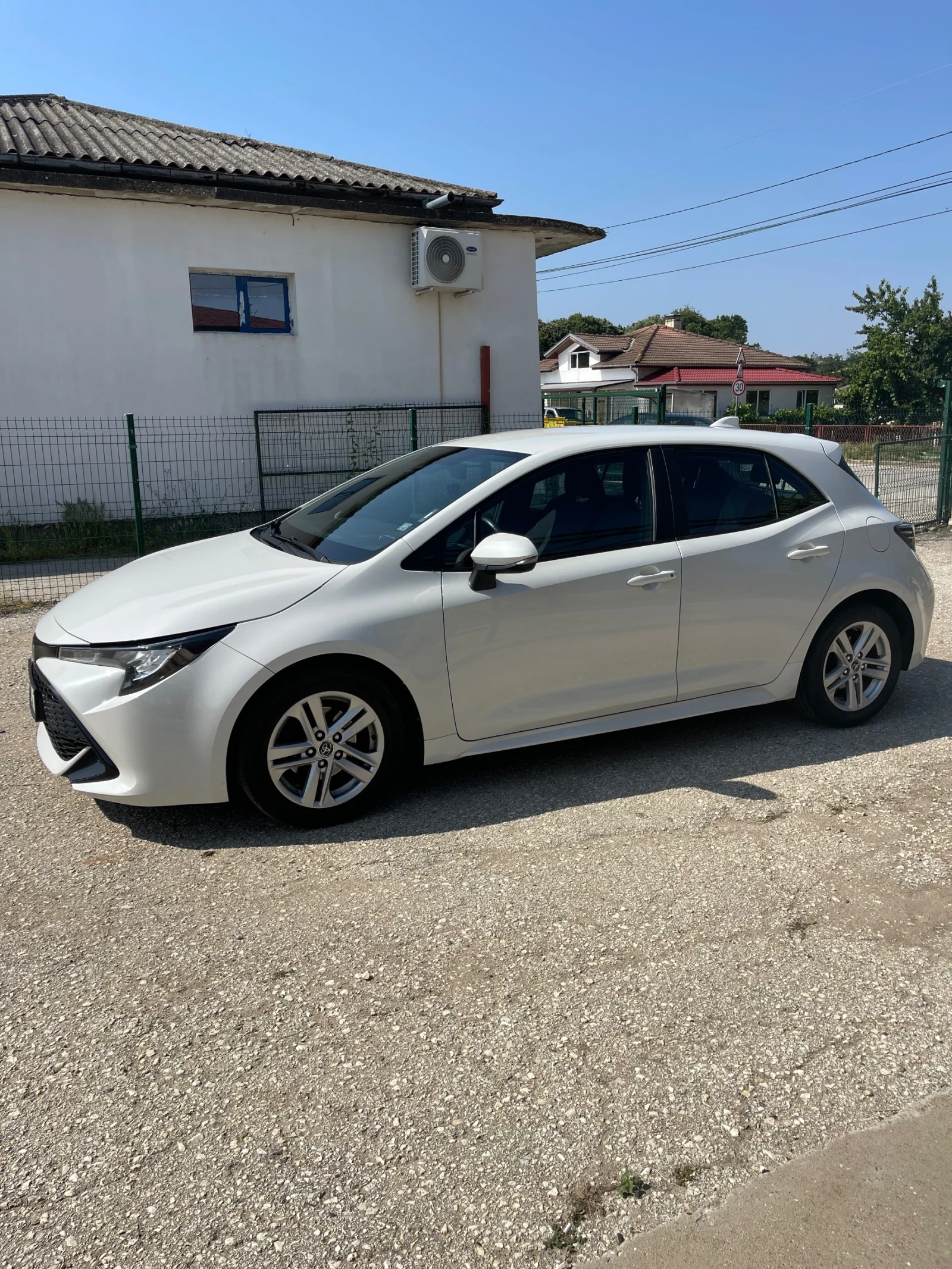 Toyota Corolla 1.2 TURBO - изображение 2