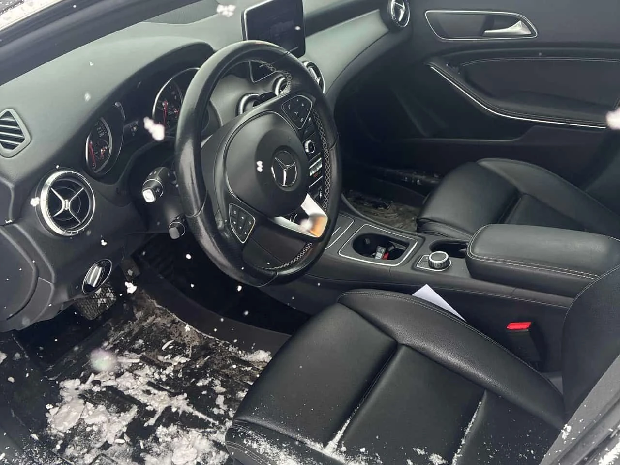 Mercedes-Benz CLA 250 CARFAX/ПАНОРАМА/ПОДГРЕВИ - изображение 7