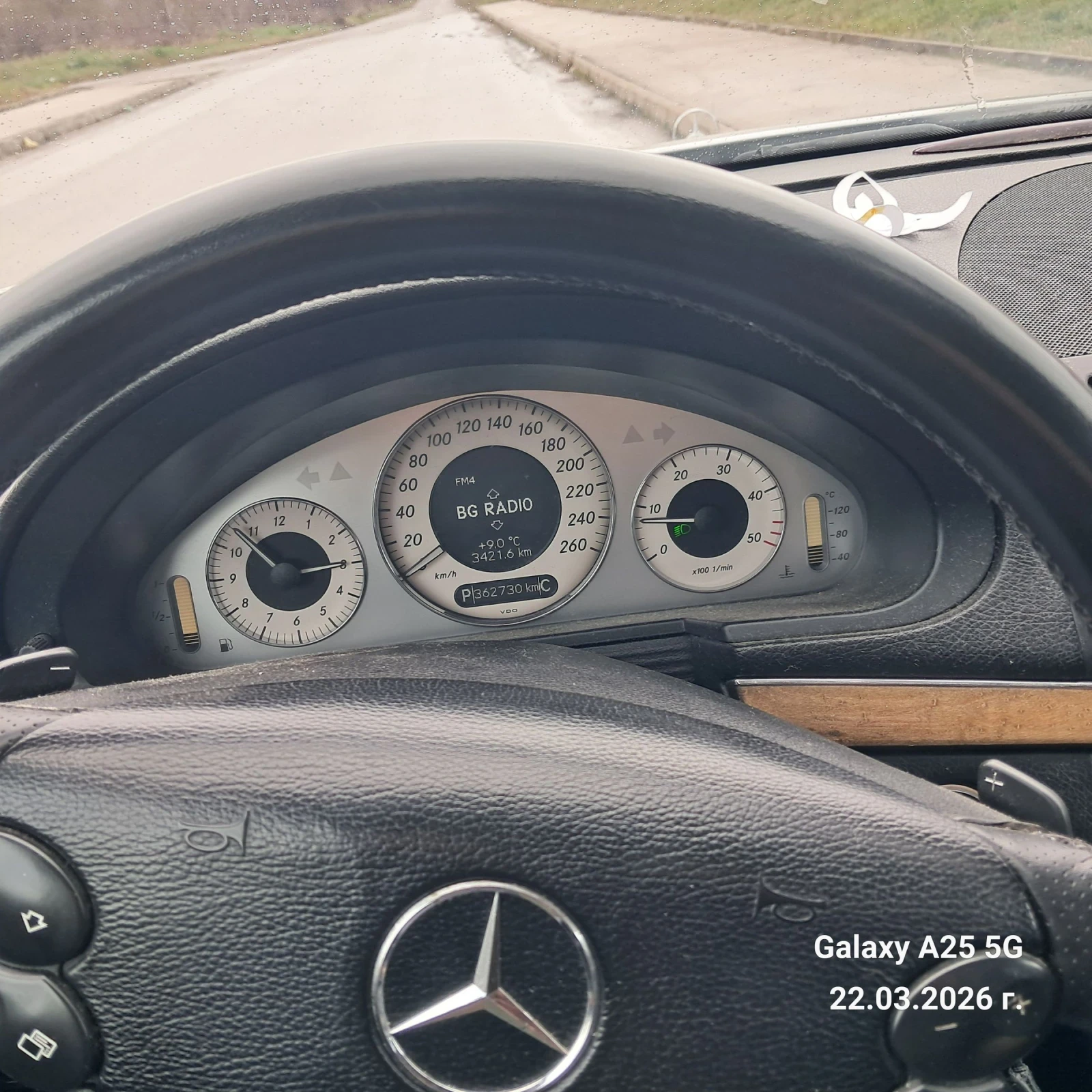 Mercedes-Benz E 220 Феисова, снимка 5 - Автомобили и джипове - 53936945