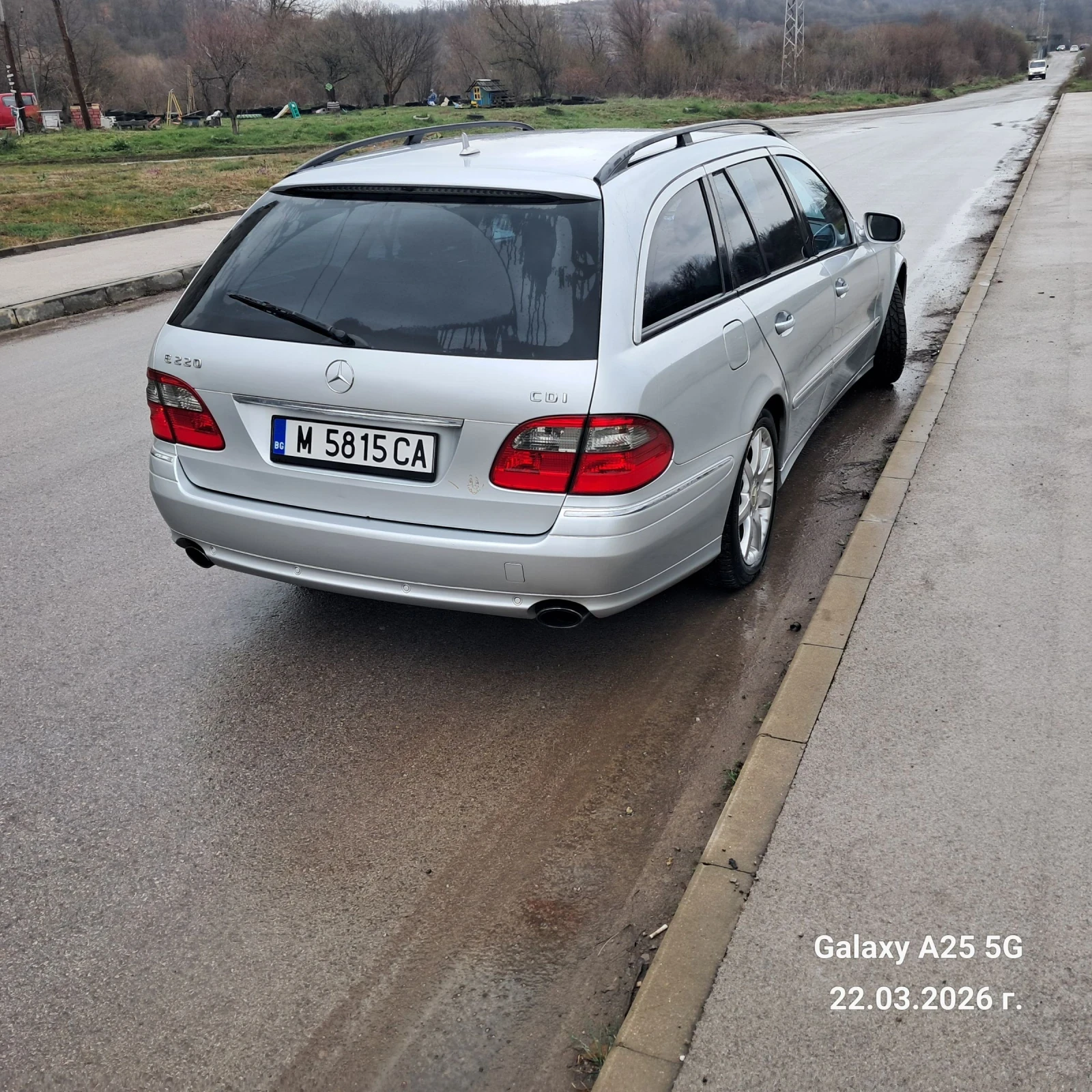 Mercedes-Benz E 220 Феисова, снимка 3 - Автомобили и джипове - 53936945