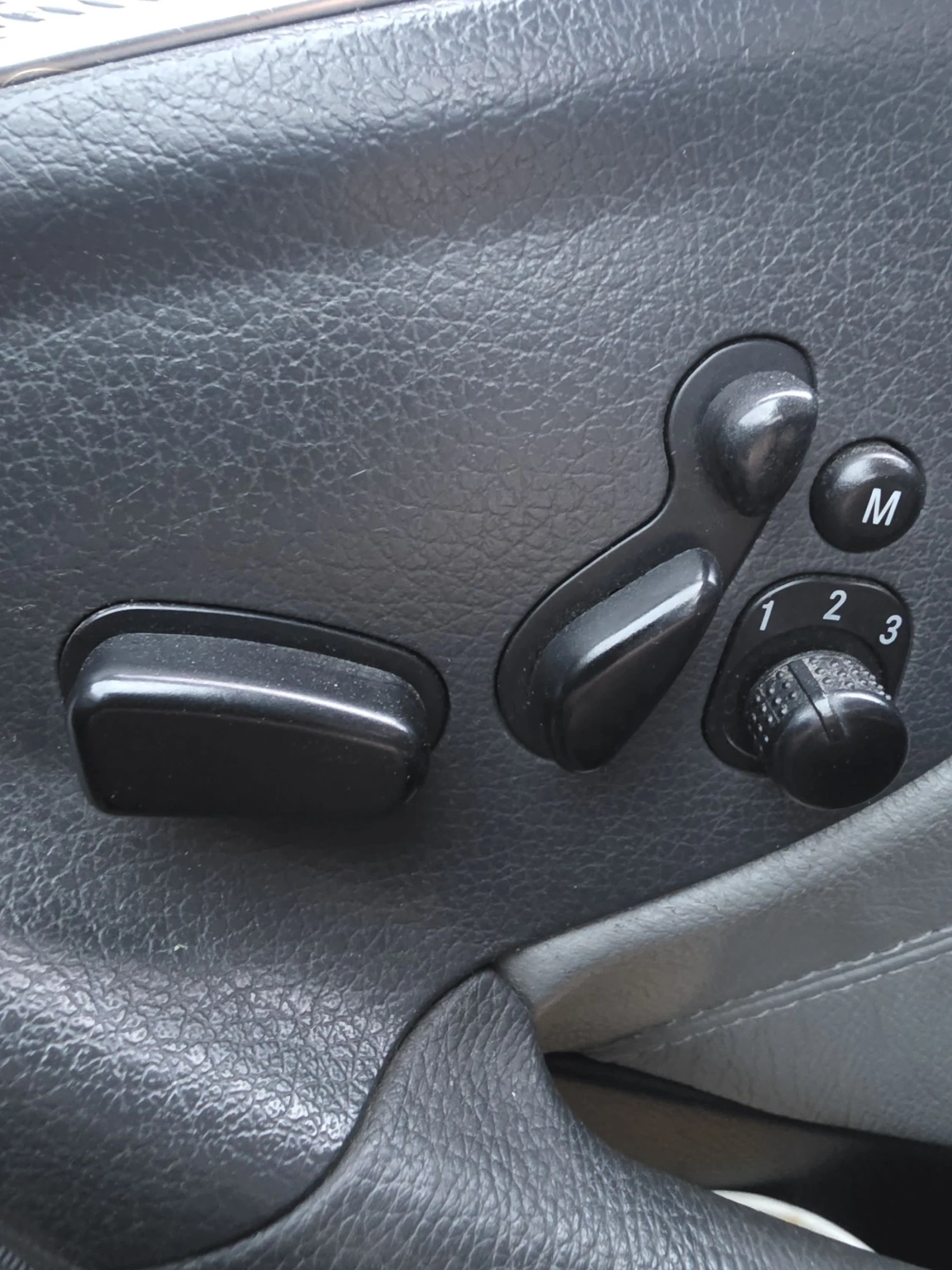 Mercedes-Benz CLK 500 DISTRONIC/LPG/FULL/AVANTGARDE, снимка 6 - Автомобили и джипове - 53938196