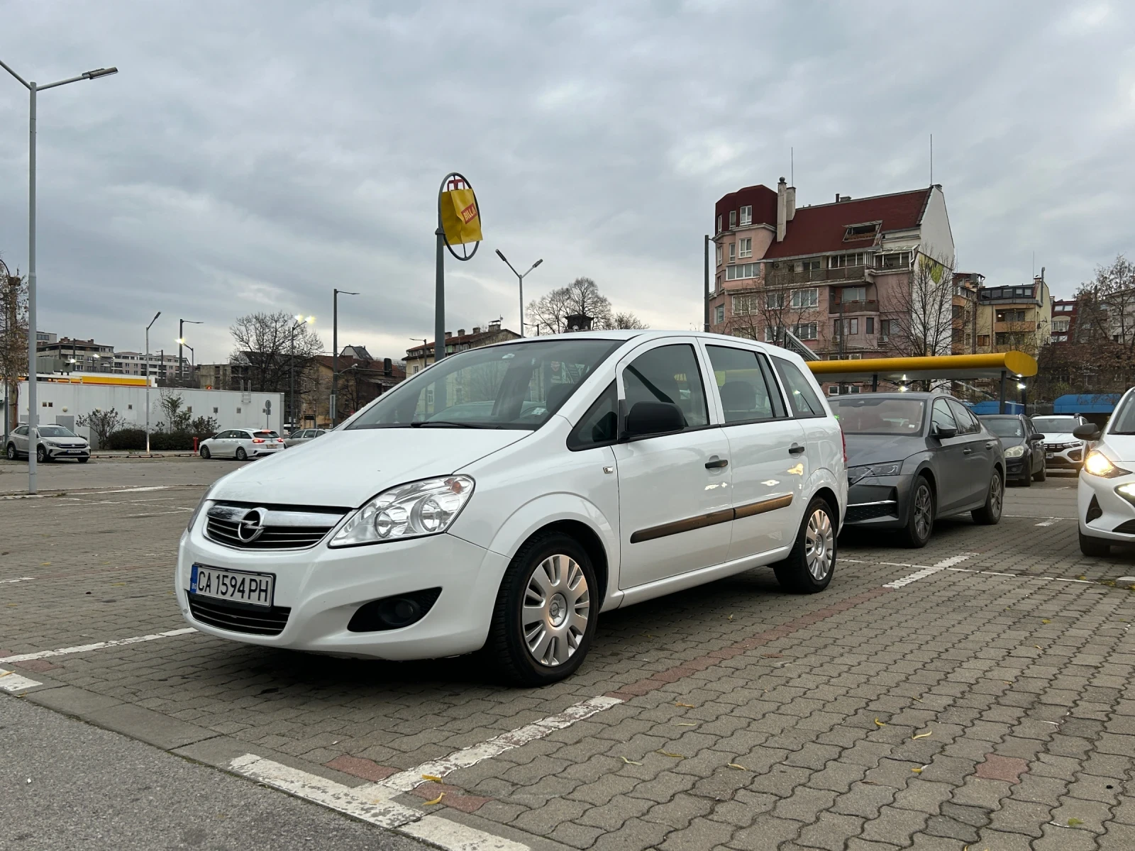 Opel Zafira, снимка 2 - Автомобили и джипове - 54304570