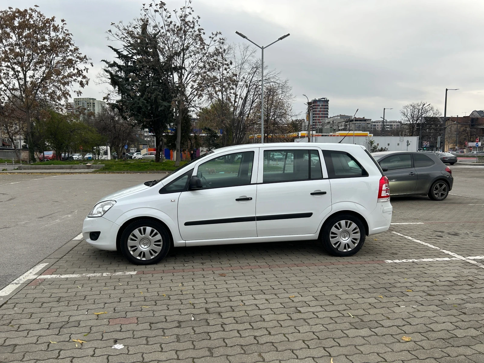 Opel Zafira, снимка 8 - Автомобили и джипове - 54304570