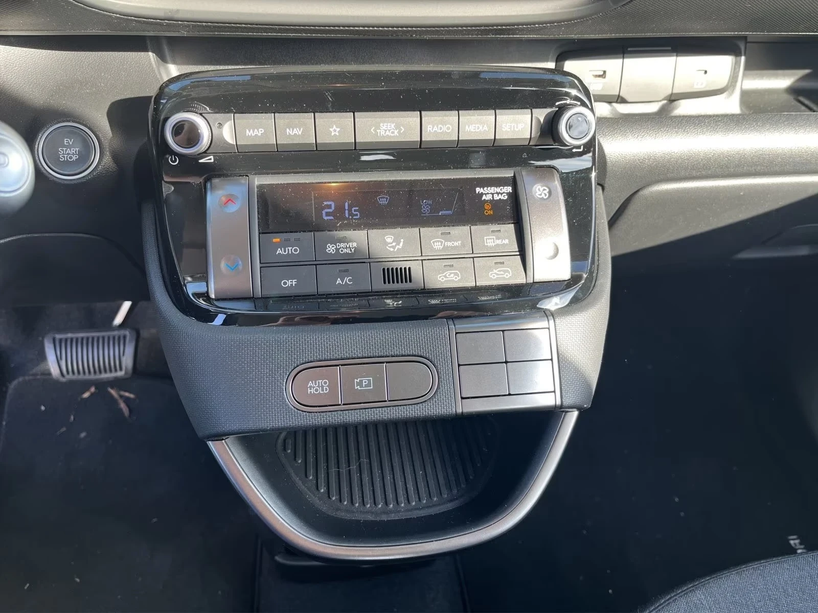 Hyundai Inster 49kWh Select Elektro , снимка 12 - Автомобили и джипове - 54483063