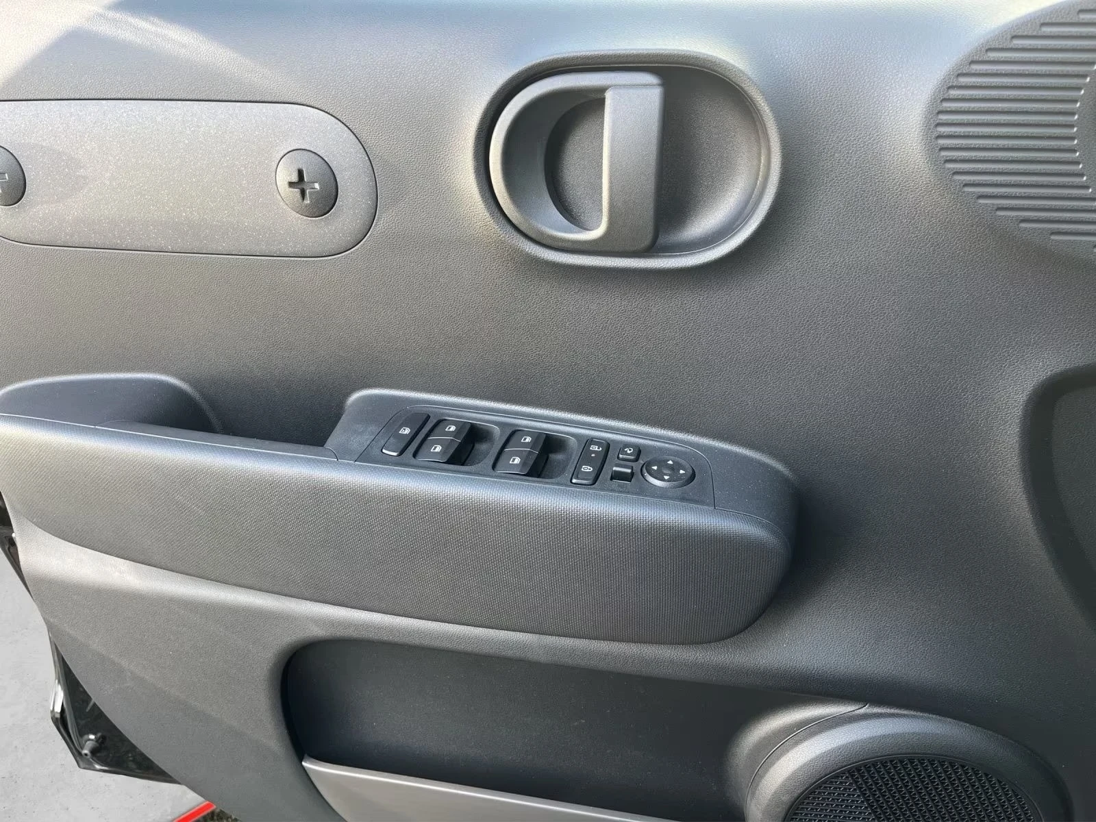 Hyundai Inster 49kWh Select Elektro , снимка 13 - Автомобили и джипове - 54483063