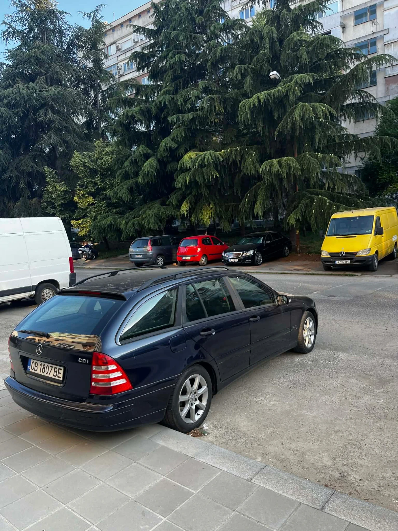 Mercedes-Benz C 220 Cdi, снимка 3 - Автомобили и джипове - 54667940