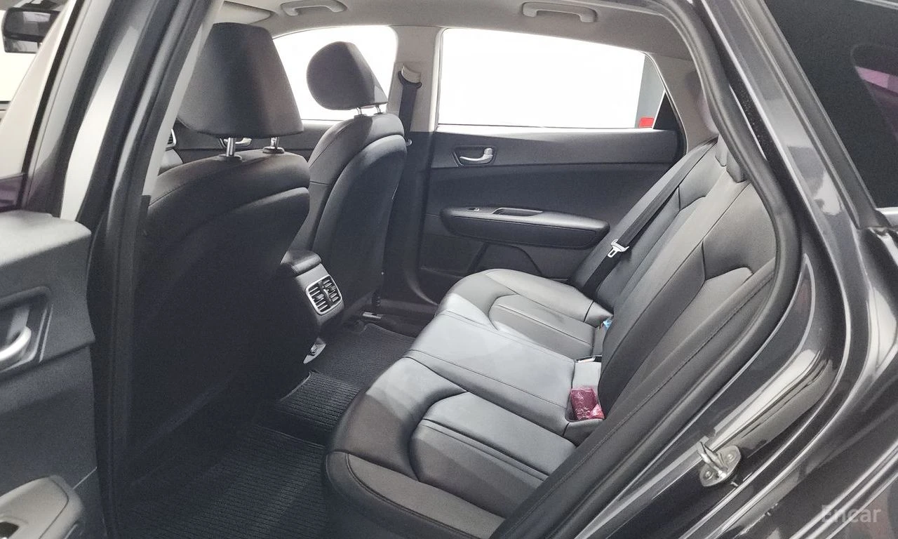 Kia K5 2.0* LUXURY* ПОДГРЕВ* КАМЕРА* КЕЙЛЕС* , снимка 13 - Автомобили и джипове - 54919407