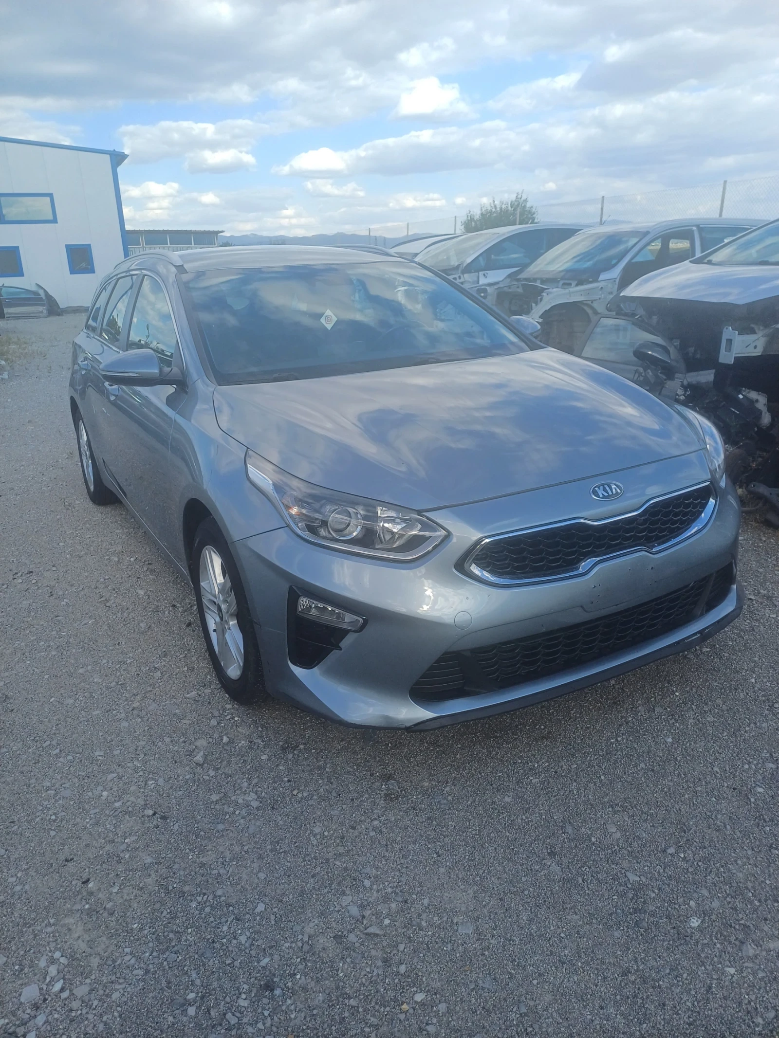 Kia Ceed 1.6 crdi �� ����� | Mobile.bg � ����������� 2